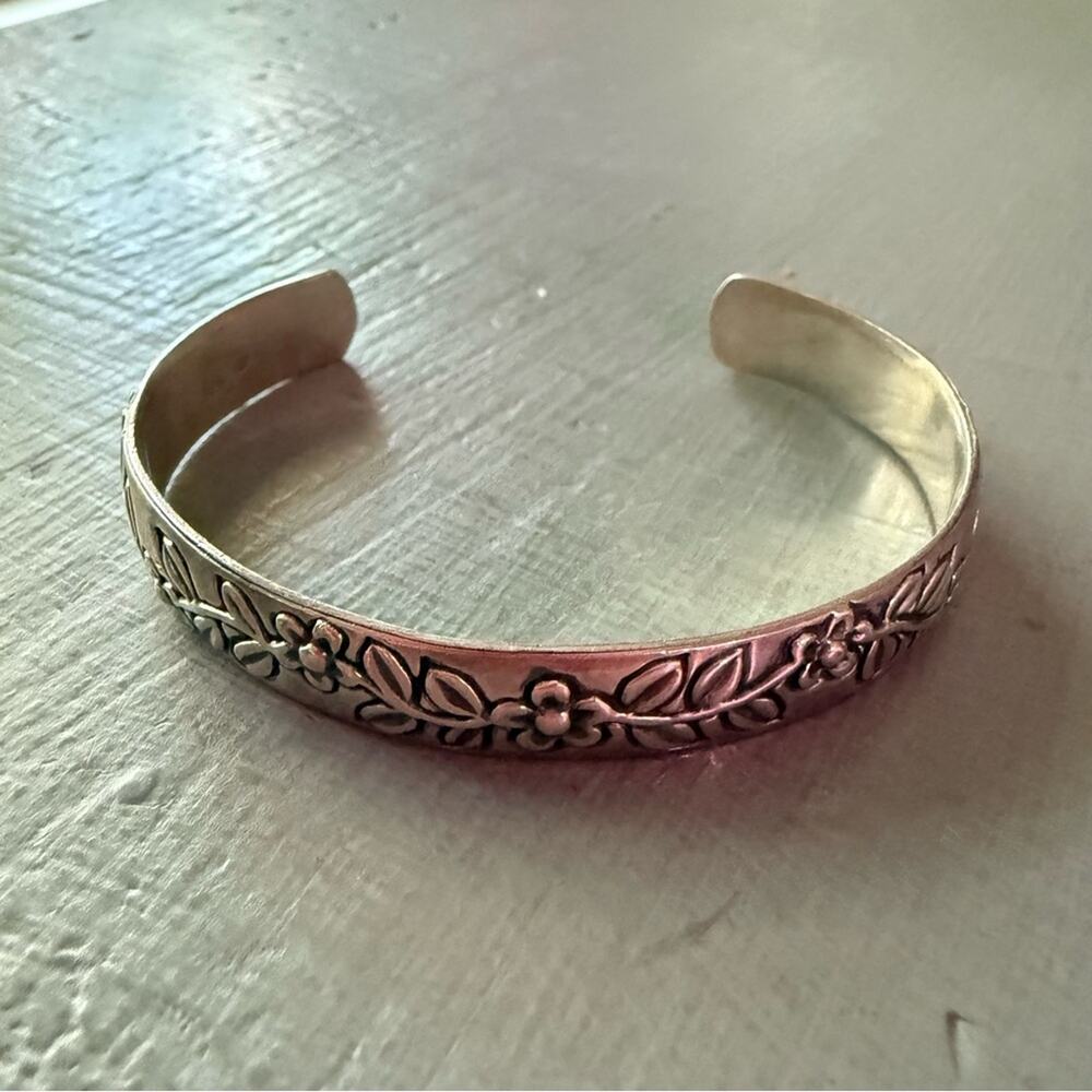 925 Sterling Silver Flowers Cuff Bracelet - Picture 10 of 10